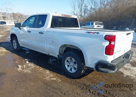 2021 Chevrolet Silverado 1500 4Wd Standard Bed Wt z USA, uszkodzony, nr VIN 1GCRYAEH7MZ426595